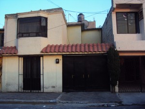 CASA SOLA CON LOCAL COMERCIAL. Anuncio gratis enviado a www.rentacasas.com.mx por elena gonzalez el 24/1/2010. (www.rentacasas.com.mx, sus clasificados gratis de propiedades en M�xico)