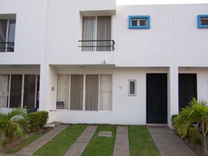 Hugo Avisos dse propiedades en Mexico en Bah&iacute;a de Banderas |  Nuevo Vallarta, Nayarit Se RENTA Casa Amueblada y alberca, Por dia, semana o mes se renta casa en Nuevo Vallarta