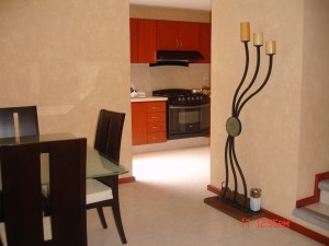 nora Avisos dse propiedades en Mexico en Puebla |  RENTO PRECIOSA CASA $6,000 CERCA DE ZAVALETA, IBERO, ANGELOPOLIS, CASA EN CONJUNTO DE 4 CASA