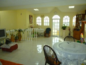 sergio manuel Avisos dse propiedades en Mexico en Le&oacute;n |  Permuto casa tec&agrave;mac, por casa en le&ograve;n, gto., base 2 millones, Funcional, 3 rec. 2 ba. cocina equip. plazas, deportivos, enfrente.