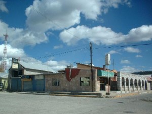  Avisos dse propiedades en Mexico en Chihuahua |  Casa Con Locales Comerciales A 30 Mins De Creel: 3,000,000 Mex$, SE VENDE CASA A 30 MINUTOS DE CREEL, EN SAN JUANITO, CHIH. CON ENORME POTENCIAL 
