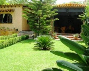  Avisos dse propiedades en Mexico en Yautepec |  3 Habitaciones y 2 bungalows, alberca, jardines para 20 personas , TV, servicio de restaurante, trato personalozado, todo el hotel para usted